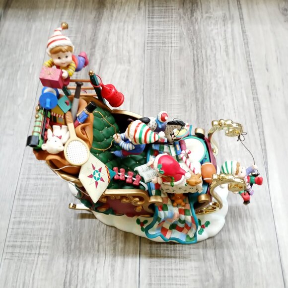 Enesco "Gettin' Ready to Go Ho Ho Ho" Musical Sleigh - Picture 5 of 11